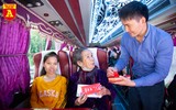 Những chuyến xe nghĩa tình đưa người bệnh về quê ăn Tết
